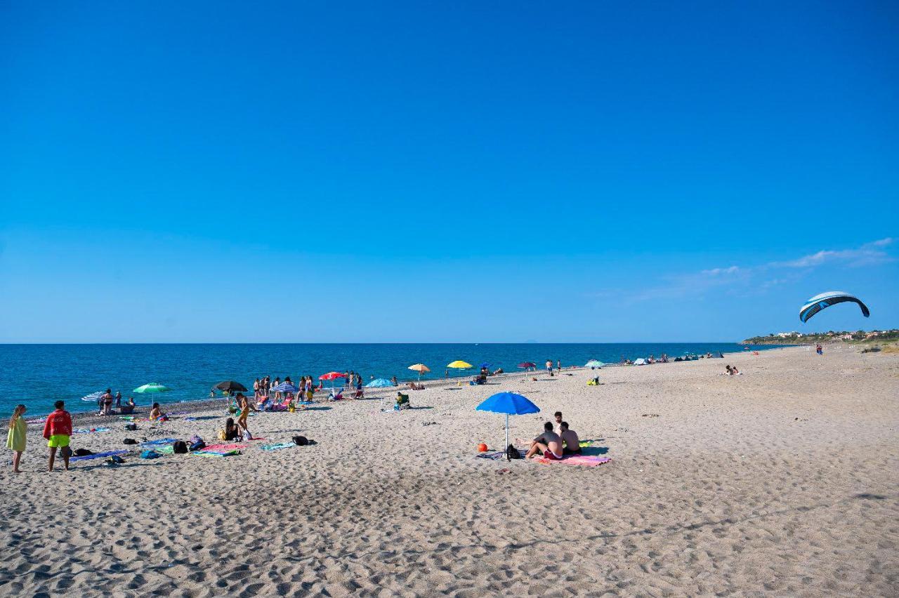 Salinelle Beach Alicudi 2 Con Mini Piscina Idromassaggio Esclusiva Lascari